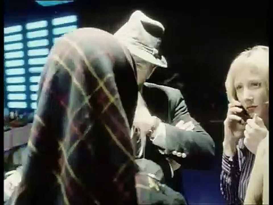 Wag the Dog - Wenn der Schwanz mit dem Hund wedelt | movie | 1998 | Official Trailer