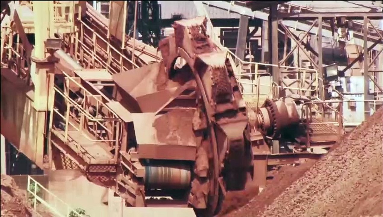 Die Akte Aluminium | movie | 2013 | Official Trailer