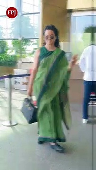 Kangana Ranaut Gets Papped at Mumbai Airport