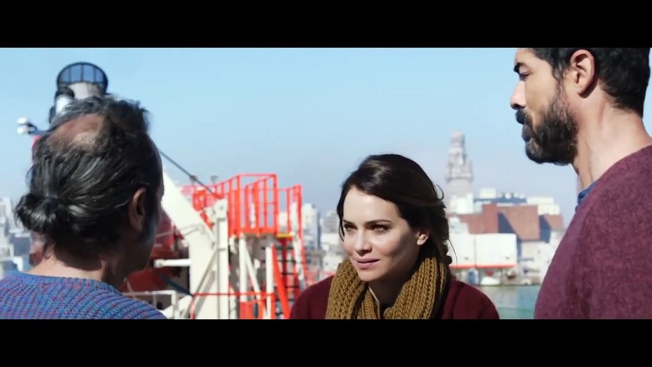 Onda su onda | movie | 2016 | Official Trailer
