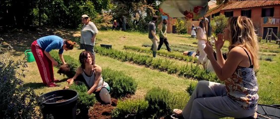 La pazza gioia | movie | 2016 | Official Trailer