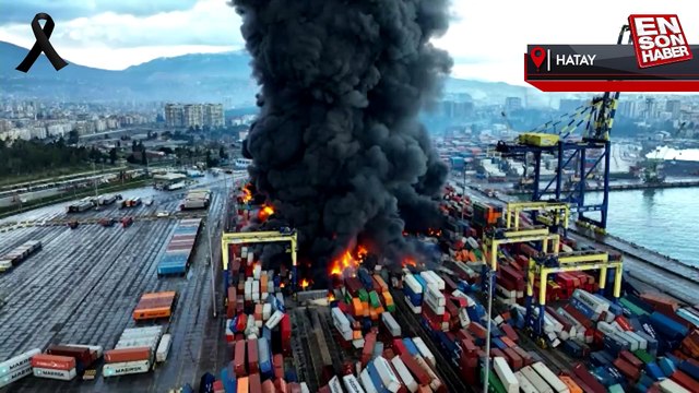 İskenderun Limanı'nda depremde devrilen konteynerlerde çıkan yangın devam ediyor