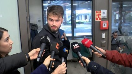 Depremde yaralananların İstanbul'a geldiğini öğrenen yakınları hastaneye  geldi