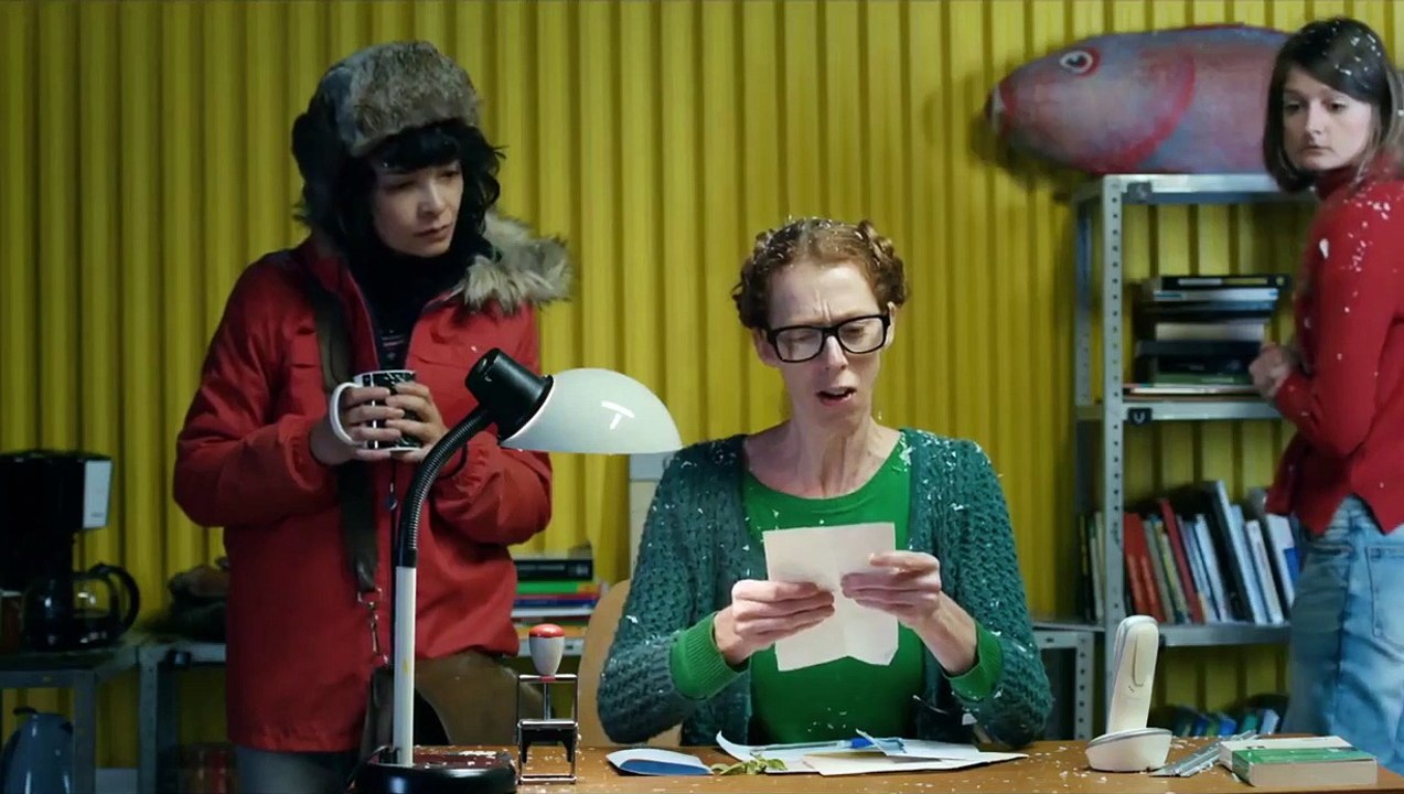 Barfuß in Paris | movie | 2017 | Official Trailer