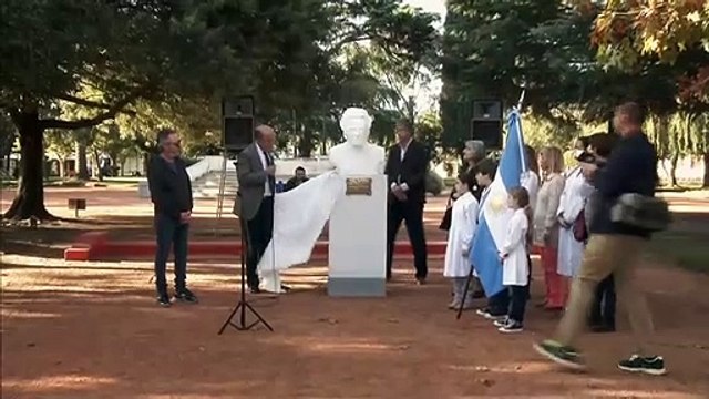 Il cittadino illustre | movie | 2016 | Official Trailer