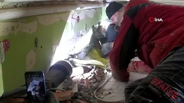 İtfaiye ekipleri zamanla yarıştı... Enkaz altından 24 saat sonra kurtarıldılar: Ne isterseniz onu yaparız