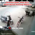 Cobak lihat Anak Kecil ini di atas motor - apa yang akan terjadi