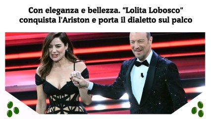 Download Video: Con eleganza e bellezza. Lolita Lobosco conquista il Festival di Sanremo e porta il dialetto sul palco