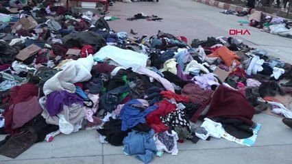 AFAD'DA SIRA BEKLEMEMEK İÇİN YARDIM MALZEMELERİNİ CADDE VE SOKAKLARA BIRAKTILAR