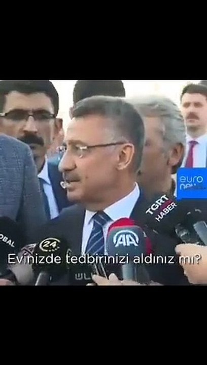 Ümit Özdağ, Fuat Oktay'ın "deprem öldürmez" videosunu paylaşarak tepki gösterdi