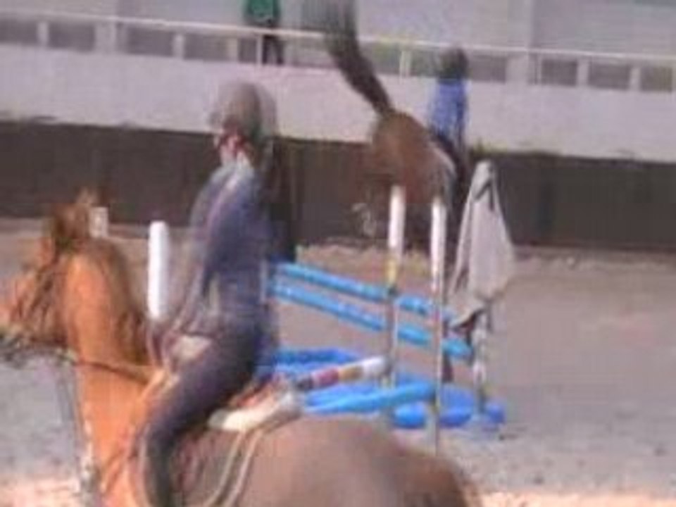 Cloé cours de saut montage