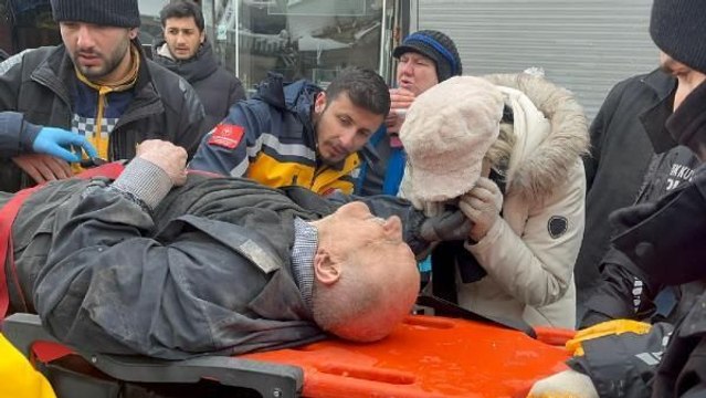 Deprem felaketinde 2'nci gün; enkaz başlarında umutlu bekleyiş (6)