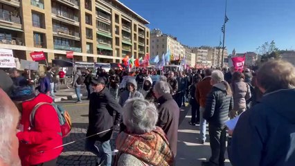 Retraites : le cortège s’élance du Vieux-Port