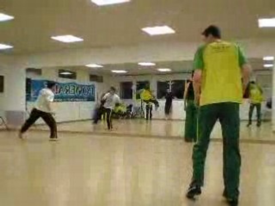 Capoeira roda parafus