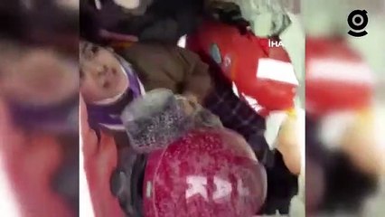 9 yaşındaki Zeynep 31 saat sonra göçük altından çıkarıldı