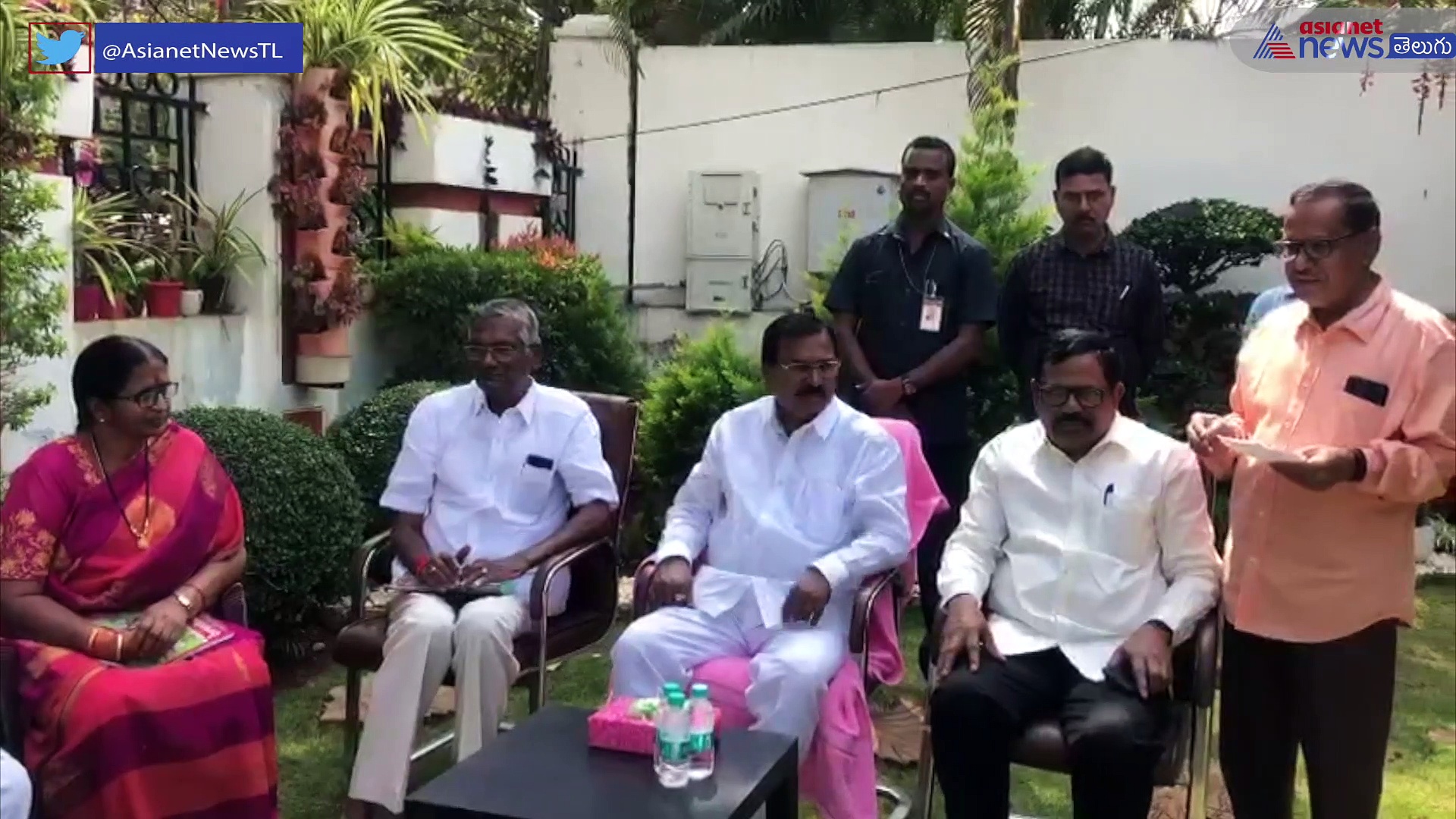 అద్భుతమైన రచన ‘ఊరు గాని ఊరు’..: మంత్రి నిరంజన్ రెడ్డి 