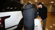 Altay Bayındır, Fenerbahçe yardımına arabasıyla malzeme taşıdı