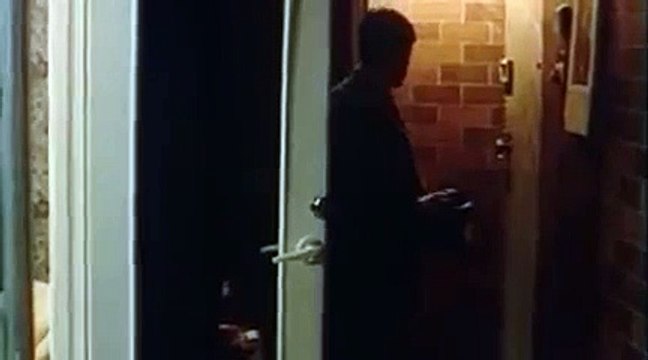 Одинокая женщина желает познакомиться | movie | 1988 | Official Clip