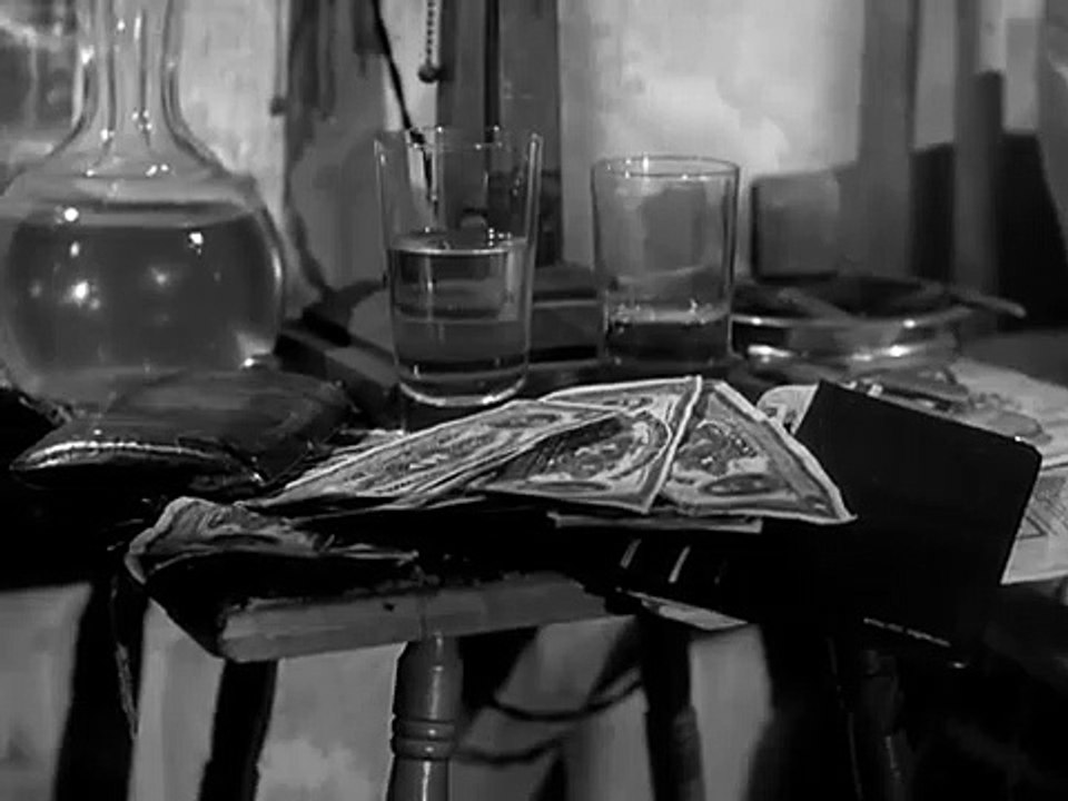 Im Schatten des Zweifels | movie | 1943 | Official Clip