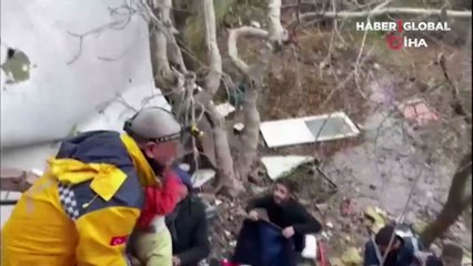 Enkaz altından saatler sonra inanılmaz kurtuluş