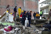Malatya'da ekipler 33 saattir arama kurtarma çalışmalarını sürdürüyor