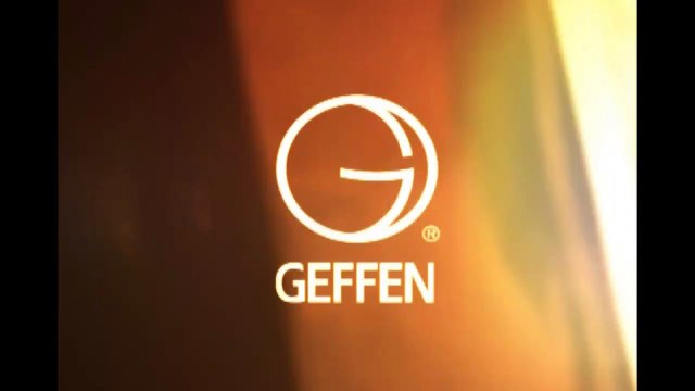 Weezer: Video Capture Device - Treasures from the Vault 1991-2002 | movie | 2004 | Official Clip