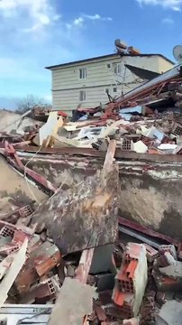 Gökhan Zan Hatay'ın son durumunu paylaştı: “Hatay kaderine terk edilmiş, Allah’ın seven buraya gelsin”