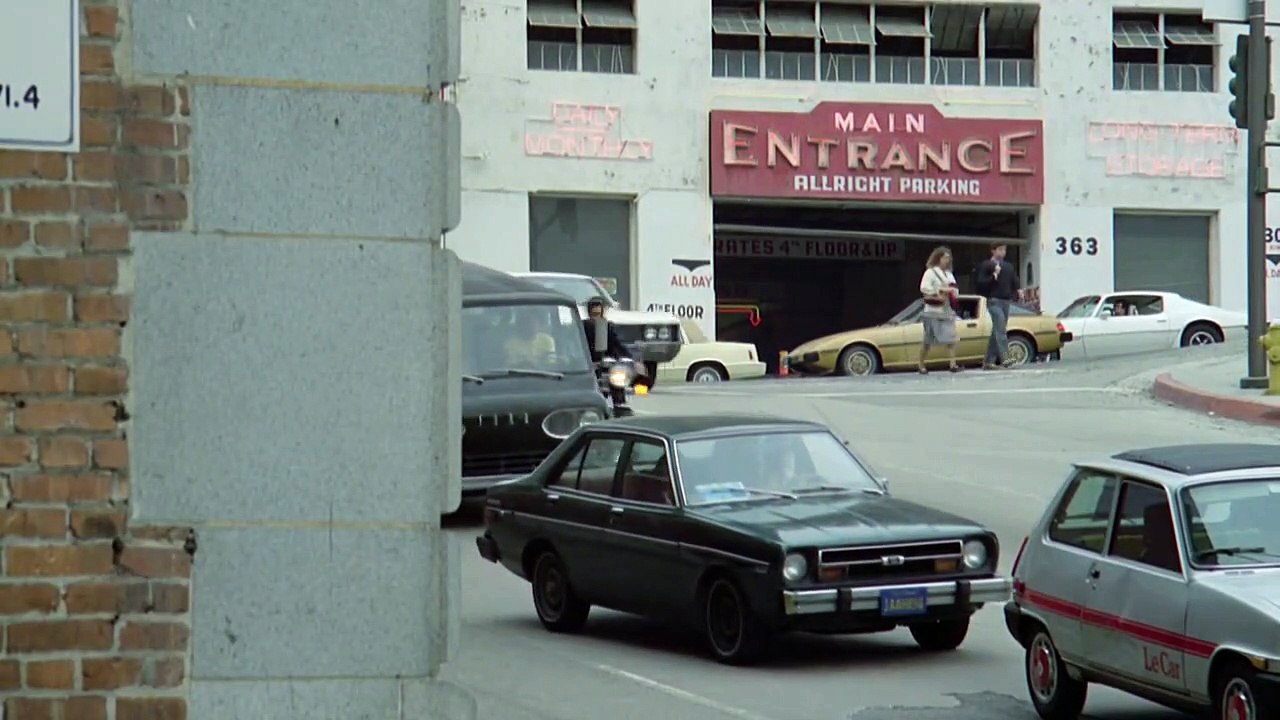 Límite: 48 horas | movie | 1982 | Official Clip