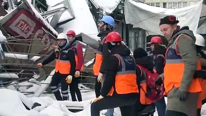 4 katlı otel 10'dan fazla kişiye mezar oldu