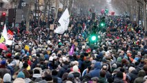 EN DIRECT | Retraites, suivez la manifestation à Paris et les débats à l'Assemblée nationale