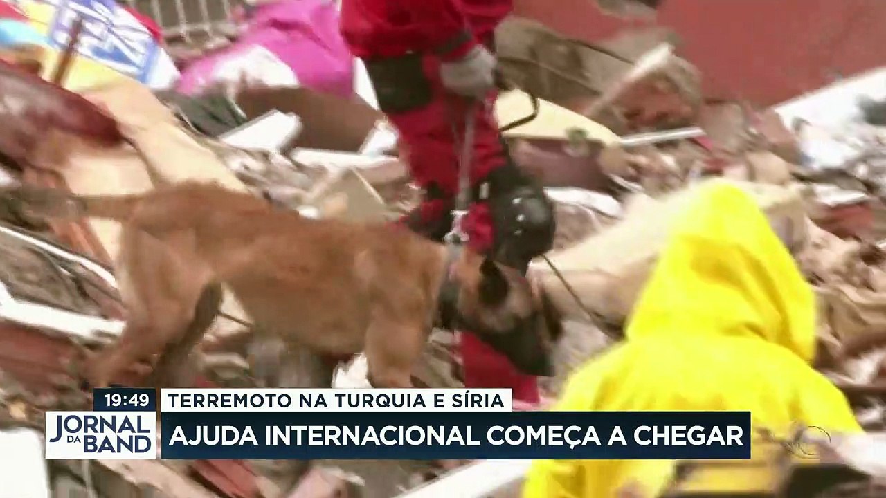 Após terremoto, ajuda internacional começa a chegar à Turquia e Síria 07/02/2023 10:09:47