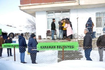 SOBADAN ZEHİRLENDİKLERİ DEĞERLENDİRİLEN ÇİFT, EVDE ÖLÜ BULUNDU