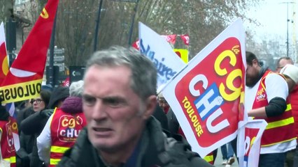 França tem nova jornada de greves contra reforma da Previdência