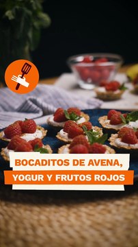 Bocaditos de avena, yogur y frutos rojos