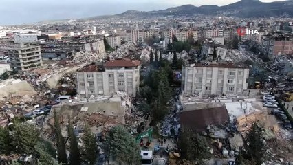 Hatay'da yerle bir olan 600 Evler Sitesi böyle görüntülendi