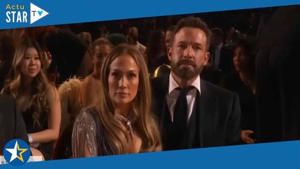 Download Video: Grammy Awards 2023 : ce qu'a dit Jennifer Lopez à Ben Affleck lors de leur dispute filmée en direct