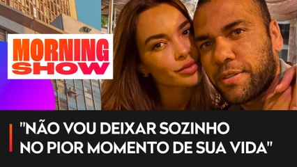 Esposa de Daniel Alves o visita na prisão