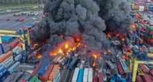 İskenderun Limanı'nda 2 gündür süren yangına TSK'ya ait uçakla müdahale