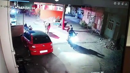 सामान खरीदने आए युवक ने महिला के गले से चेन छीनी