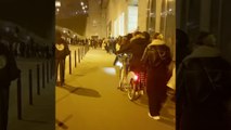 Plus de 700 étudiants ont fait la queue pour un panier repas à Paris