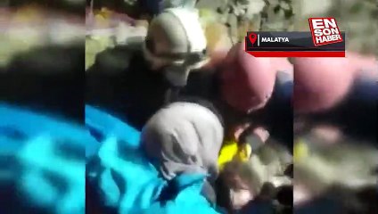 Malatya'da 12 yaşındaki Aysima 42 saat sonra enkaz altından kurtarıldı