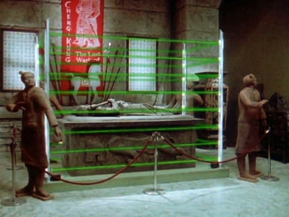 Kung Fu: la leyenda continúa: Temporada 2, Capitulo 18 - Domingo en el Museo con George