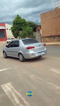 Homem agride namorada na rua com socos e puxões de cabelo no Sul de MG