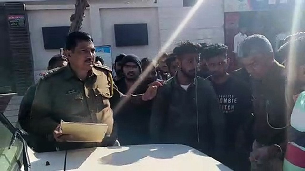 छात्र पर जानलेवा हमला, पिस्तौल से फायर
