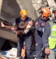 Rize'den deprem bölgelerine giden ekip 10 kişiyi enkazdan sağ çıkardı