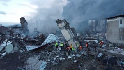 Más de 7.200 muertos por los terremotos, de ellos más de 5.400 en Turquía