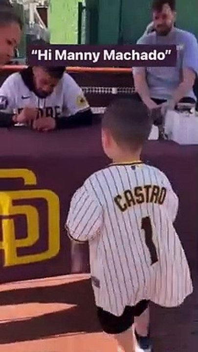 Fan confunde a Fernando Tatis Jr. con Manny Machado y su reacción