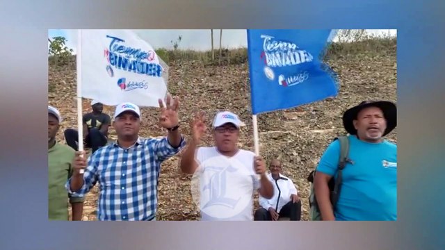 UNAS PANCARTAS SÍ Y OTRAS NO: CIUDADANOS APOYAN Y REALIZAN RECLAMO AL PRESIDENTE ABINADER EN ACTO INAUGURAL