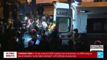 Informe desde Adana: rescatistas se apresuran en la búsqueda de sobrevivientes del temblor