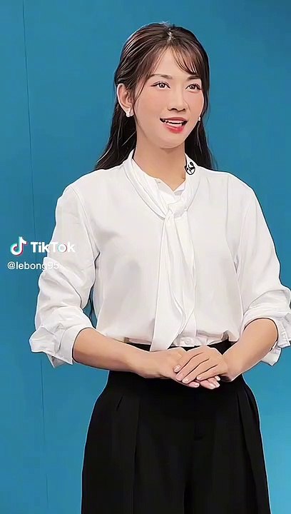 Lê Bống ngày càng thay đổi tích cực: Ăn mặc giản dị làm MC được dân tình khen nức nở